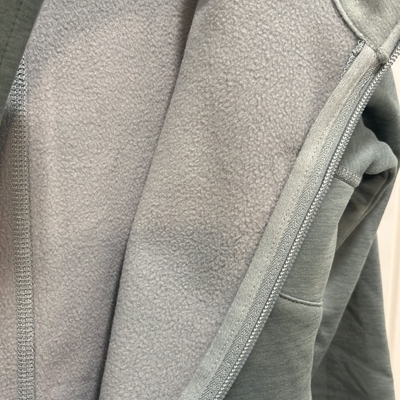 The North Face Women’s Fleece Jacket - Picture 4 of 5